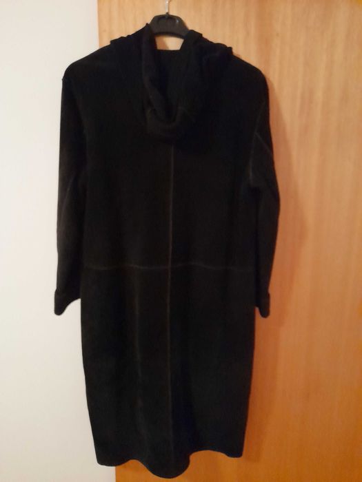 Elegante Casaco comprido de senhora.