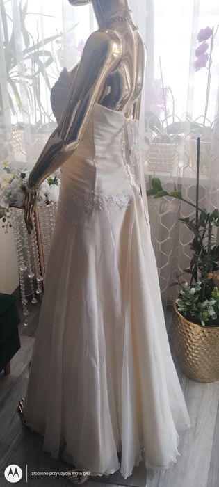 Suknia ślubna ecru