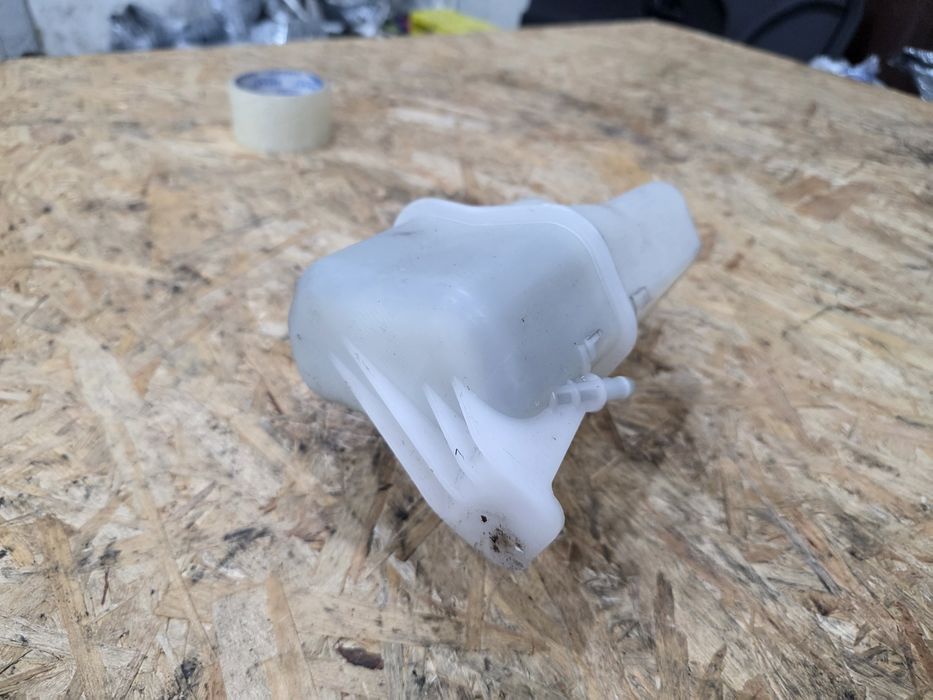 Zbiorniczek wyrównawczy Kia Ceed 1 I lift 10r 1.4 benzyna