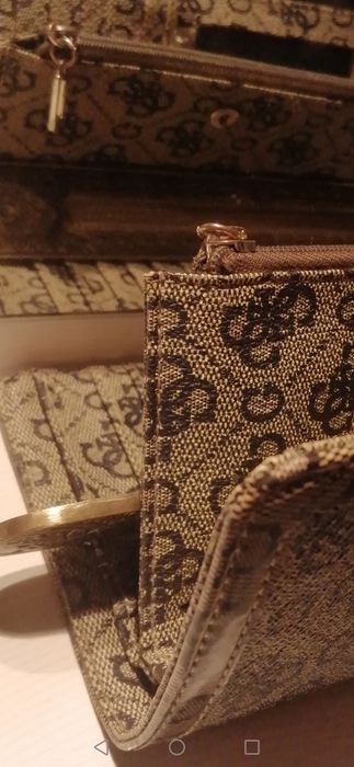 Nietuzinkowy portfel GUESS nowy