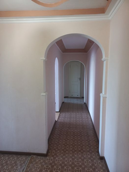 Продам 3-кімнатну квартиру 68,1 м², Вараш