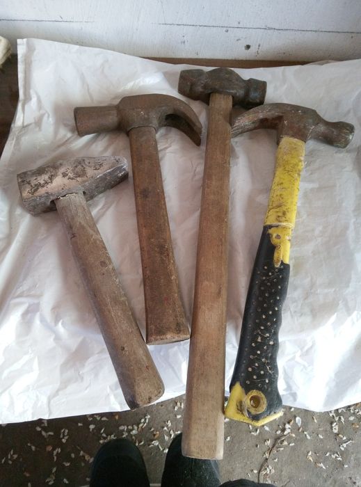 Сікатор. Молоток.