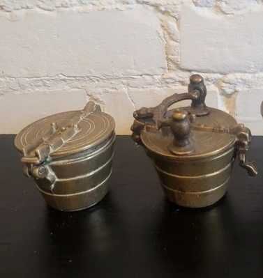 Caixas de pesos antigas