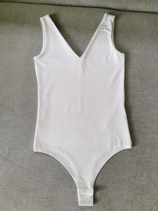 Białe body Amisu