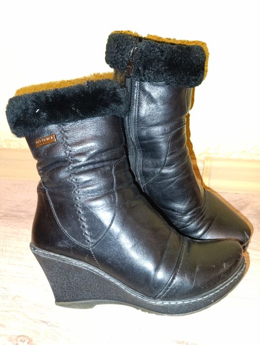 Чоботи жіночі шкіряні, розмір 36