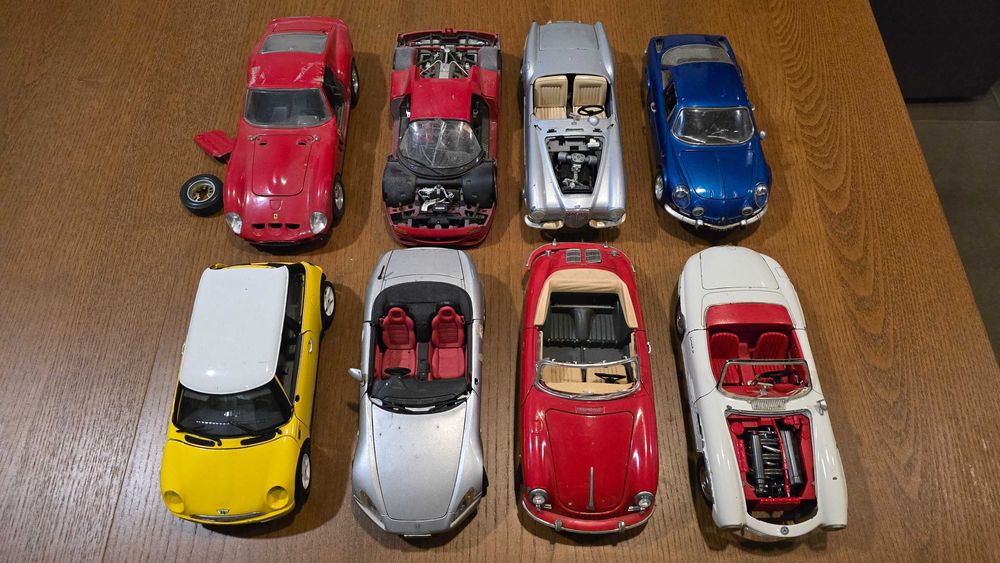 16 carros escala 1/24 e 1/18