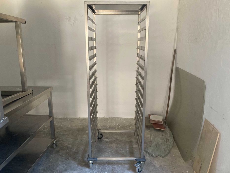 Porta Tabuleiros para 30 tabuleiros GN1/1