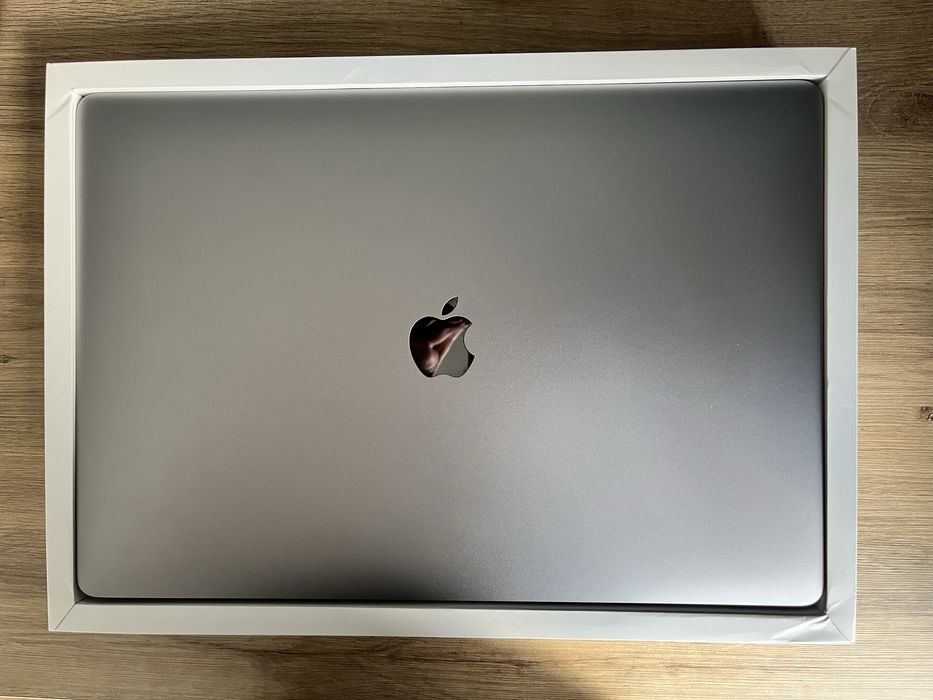 MacBook Pro 16" 16GB / 1TB / Intel Core i9