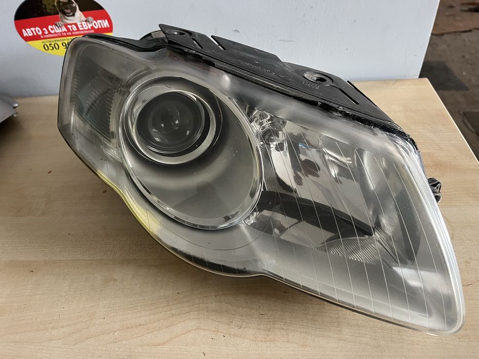 Права фара Volkswagen Passat B6