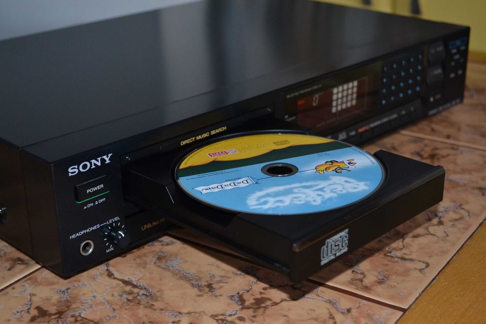 Odtwarzacz Cd SONY cdp 203 ES oryginalny pilot jak nowy