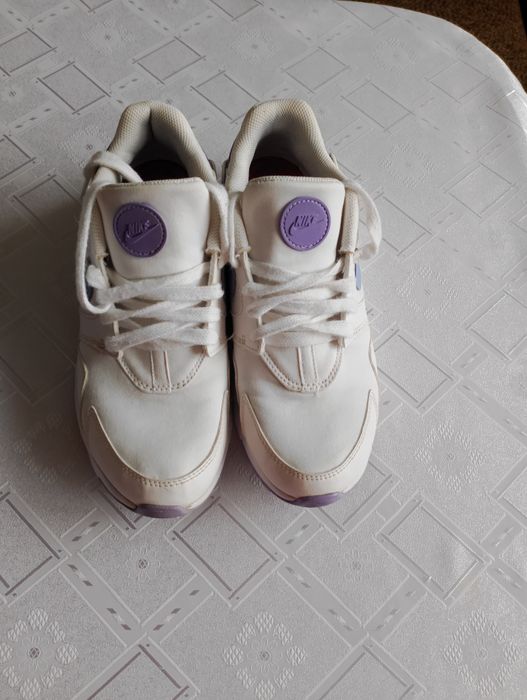 Buty damskie Nike rozmiar 39 wkładka 25