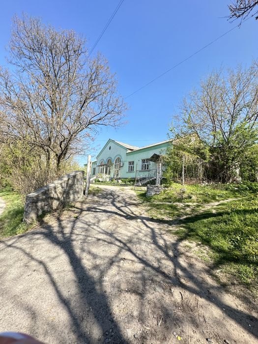 Продається будівля у центрі міста