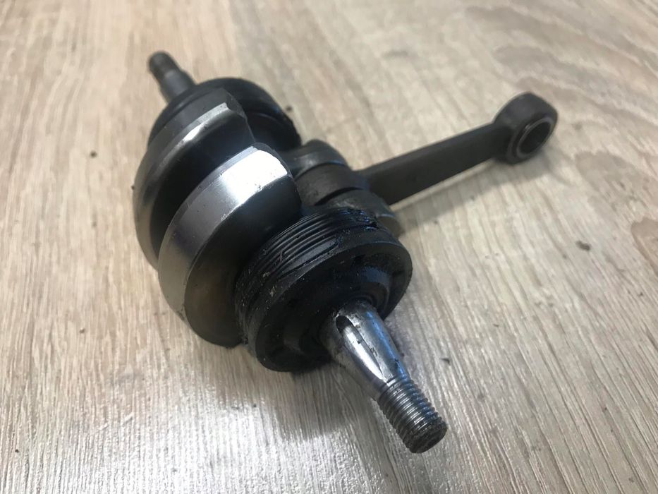 Husqvarna 236 Wał Korbowy Korbowód