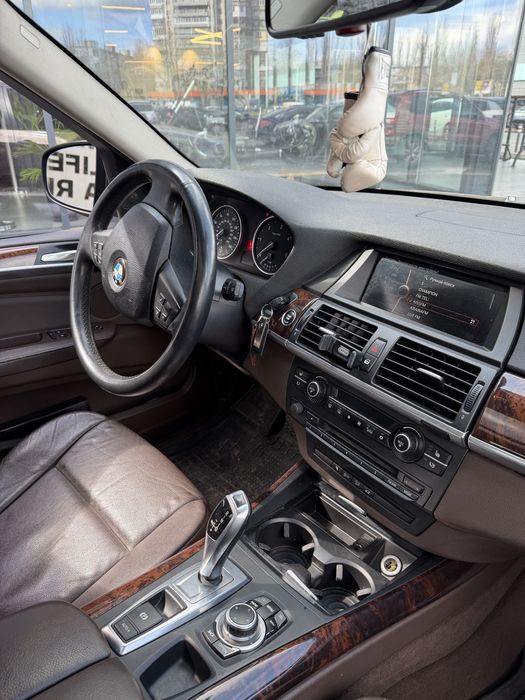 BMW X5 e70 2010 год