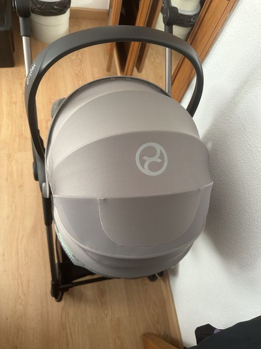 Vendo Carrinho Cybex + ovo Cloud T + adaptadores