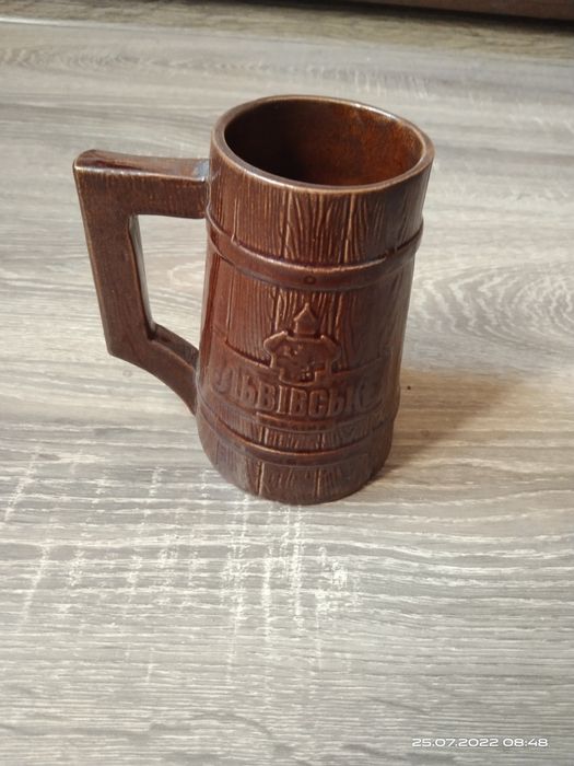 Глиняний бокал для пива, з логотипом 1715 і Львівське