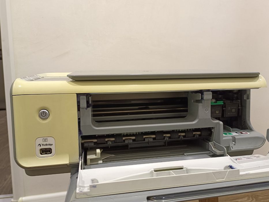 Продаю принтер рабочий(писати тільки в ОЛХ)