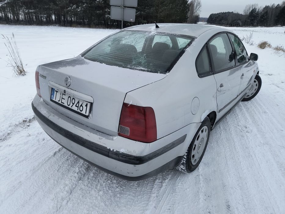 Volkswagen Passat B5 1997 rok 1.6 benzyna 102 KM
