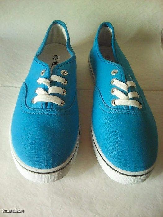 Sapatilhas novas p/ sra