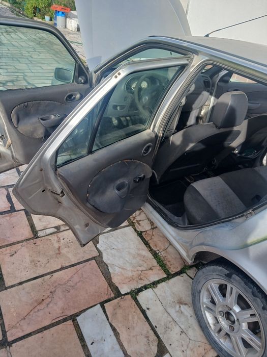 Ford Fiesta 1.2 gasolina 2000