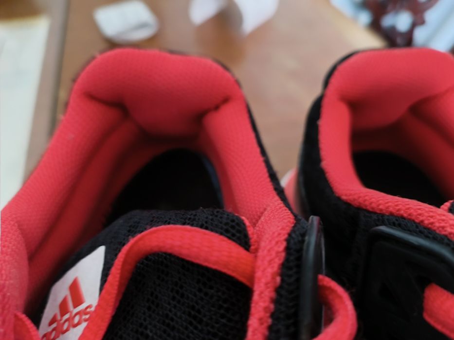 Tênis Adidas 40 unissex