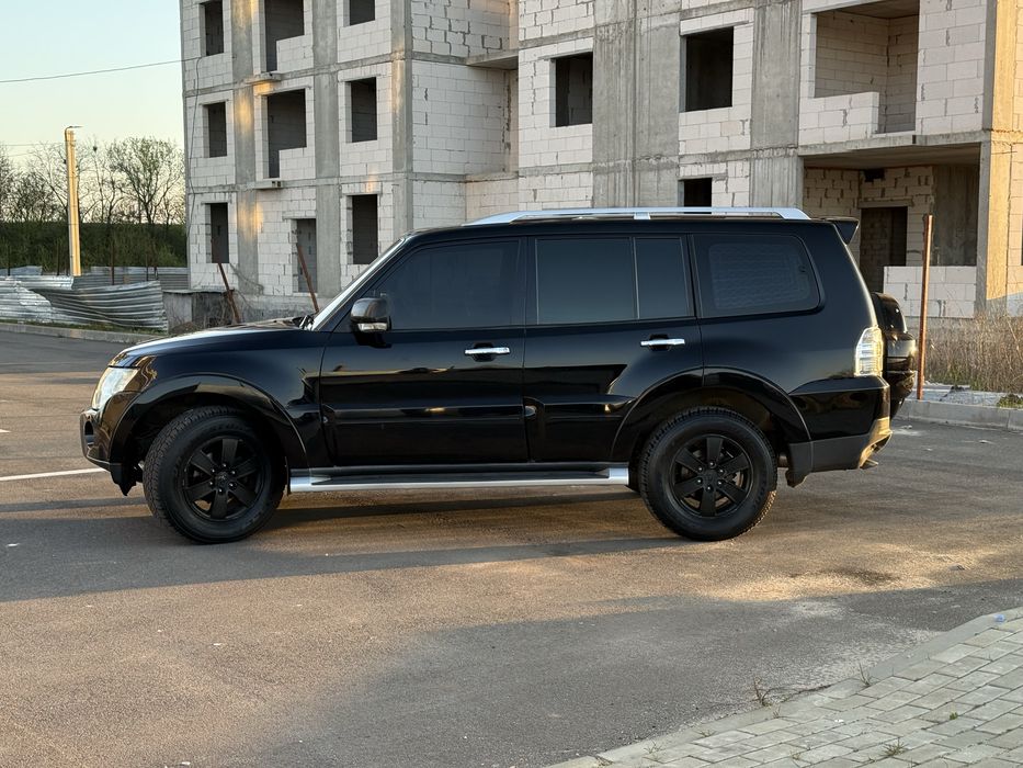 Mitsubishi Pajero Wagon 4