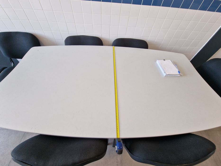 Mesa reuniões usada