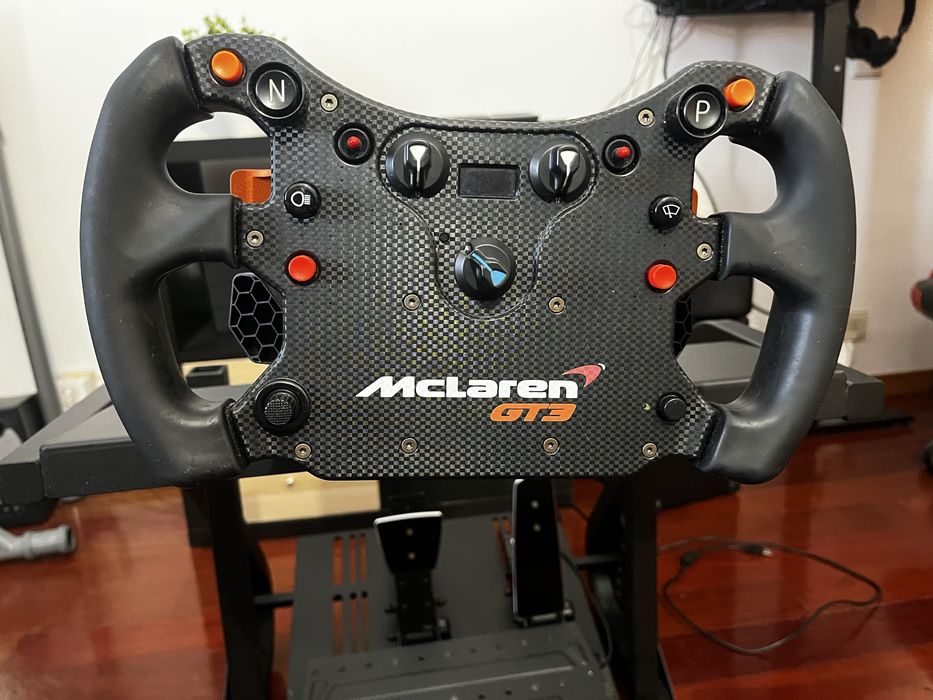 Simrig Cockpit GT Omega ART + Fanatec CSL DD + Volante McLaren GT3 + Pedais Moza SR-P