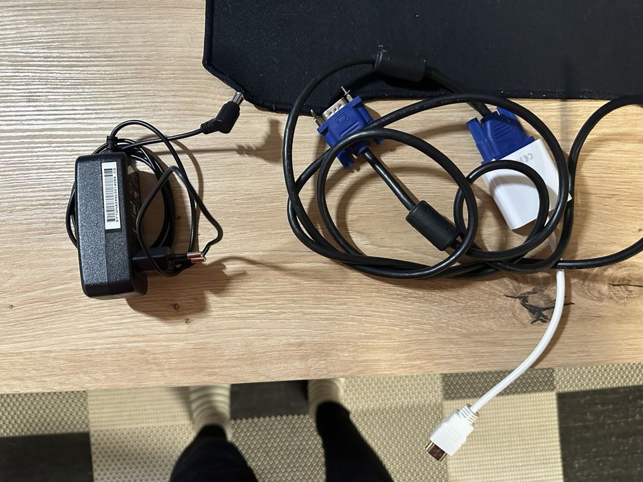 Монитор Lg 19" 60гц з переходником