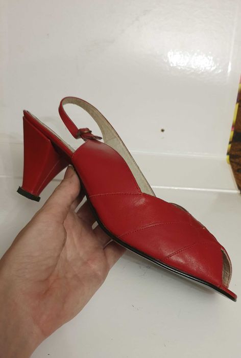 Вінтажні шкіряні червоні босоніжки р. 38 Нові