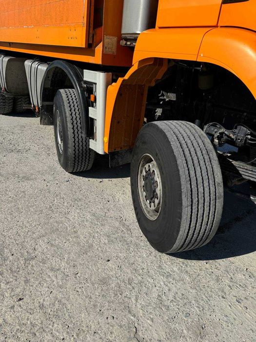 Самоскид повнопривідний з 25 кубовим герметичним кузовом