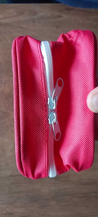 Apteczka awaryjna, torba survivalowa, torba ratunkowa, czerwona.