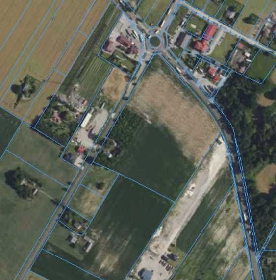 Dwie działki po 3607 m² o łącznej powierzchni 7214 m², zabudowa mieszkaniowa i usługowa, asfalt. - Więcej