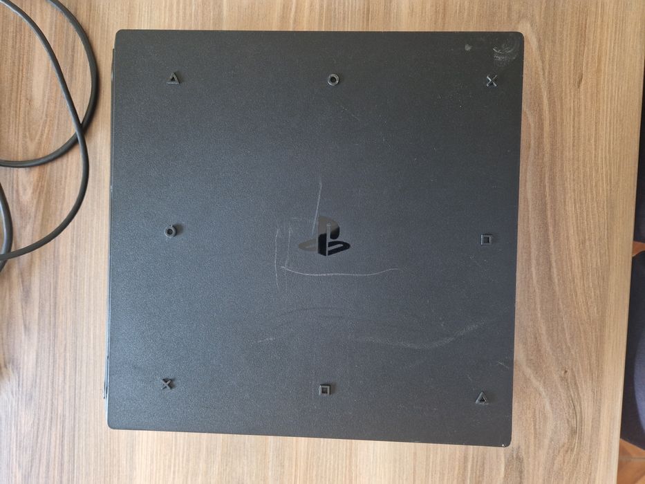 Ps4 pro em ótimo estado