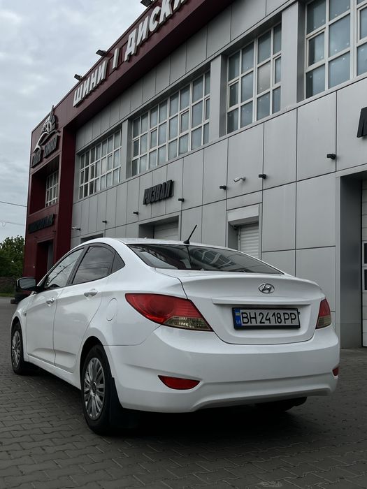 Hyundai Accent 2011
