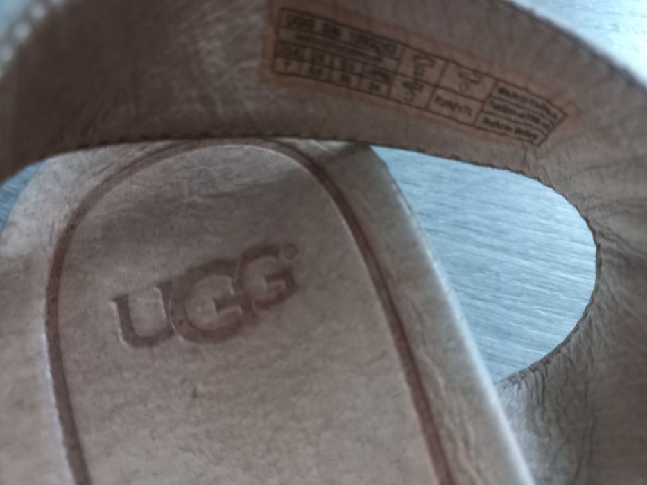 Sandálias como novas da UGG