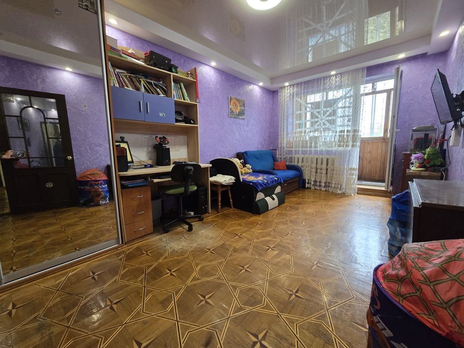 Продаж 2-х кім.квартири біля ТРК Украина