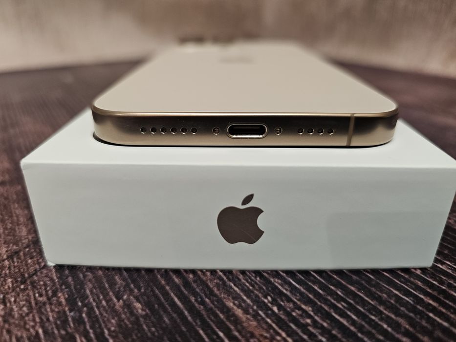 Смартфон Apple iPhone 16 Pro Max 256Gb Desert Titanium 92% гарантія