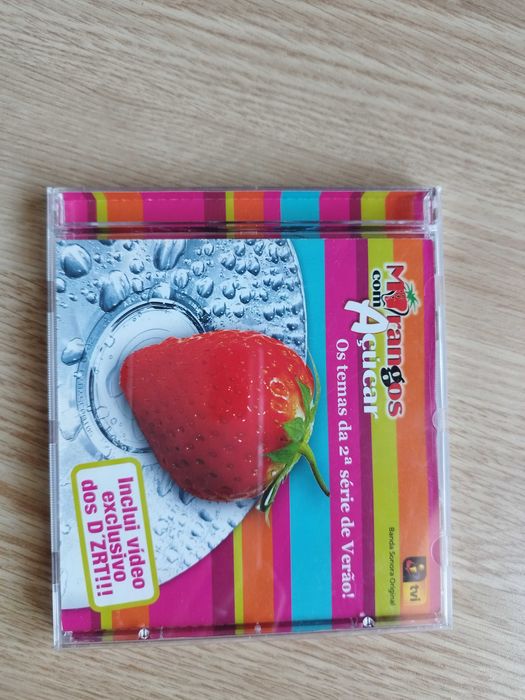 CD Strawberries with Sugar429394875395624962