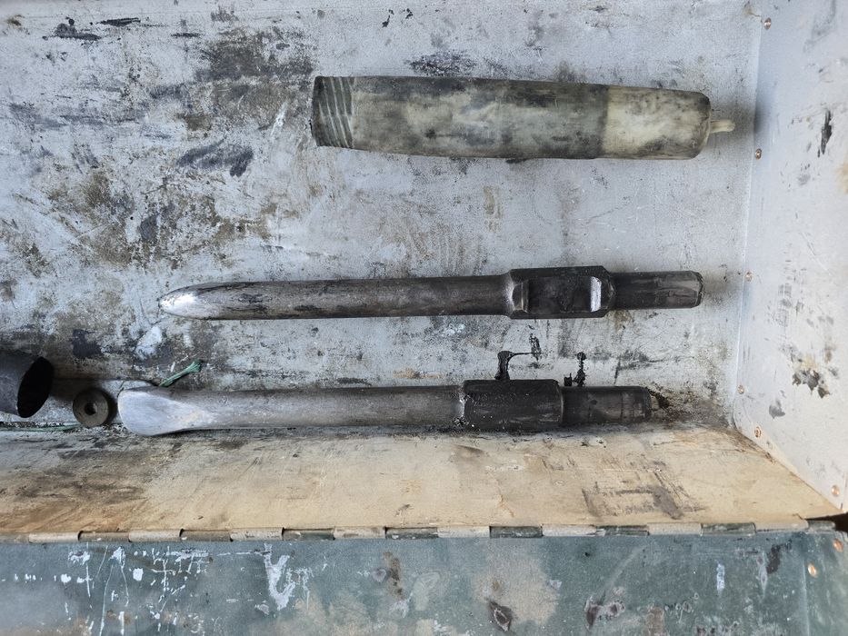 Відбійний молоток б/в