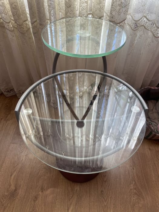 Стекляный столик