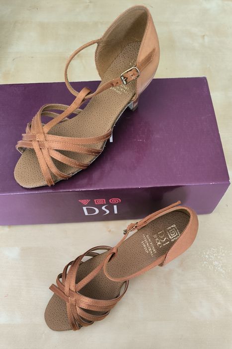 Sapatos de dança latinas NOVOS
