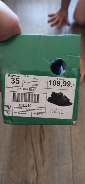 Sandały nowe brązowe 35 klapki z rzepami na paski