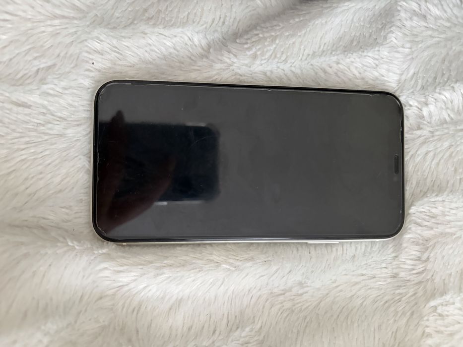Telefon iphon 11