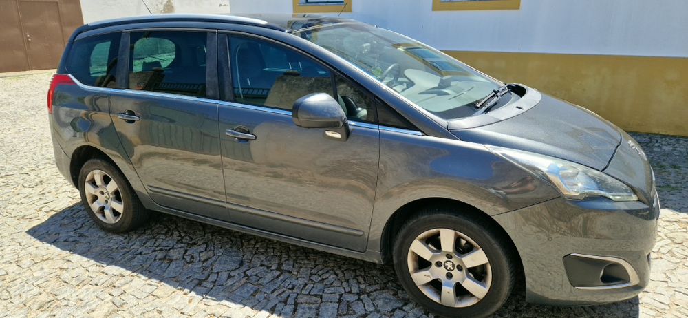 Peugeot 5008 Blue HDI Style