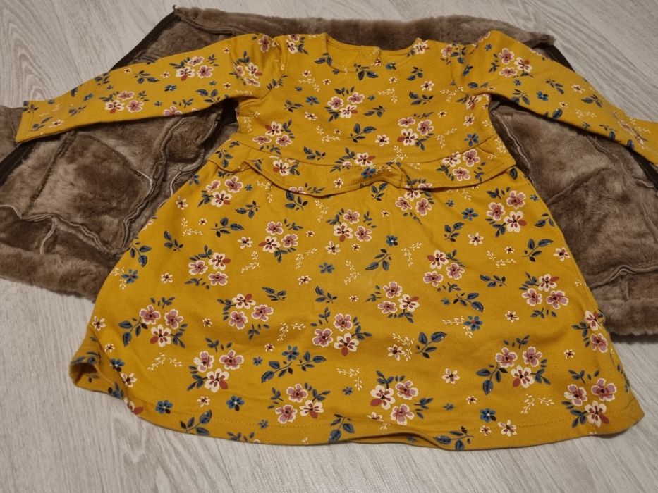 Kozuszek dziewczęcy rozm. 86/92 + sukienka rozm. 92