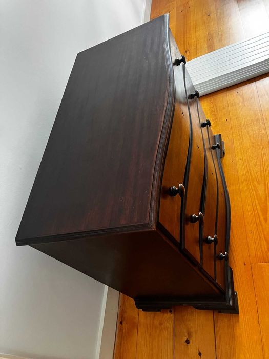 Cómoda de Madeira Antiga