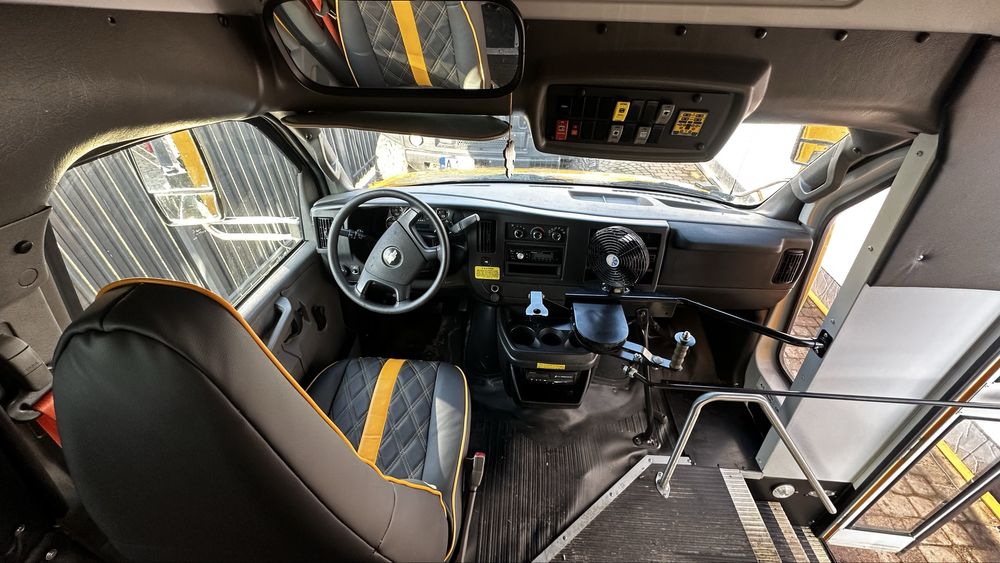 Autobus szkolny, school bus USA, Chevrolet Express 28 tys km jak nowy.