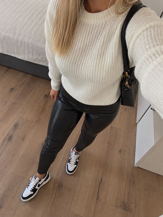 Czarne legginsy woskowane z efektem skóry M