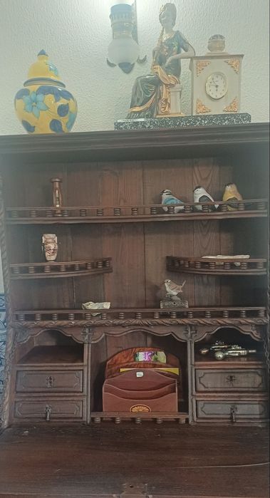 Móveis muito antigos Raros. Bom estado